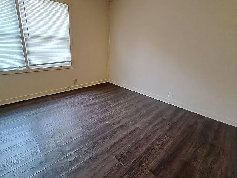 387 Carver Cir — Photo 6