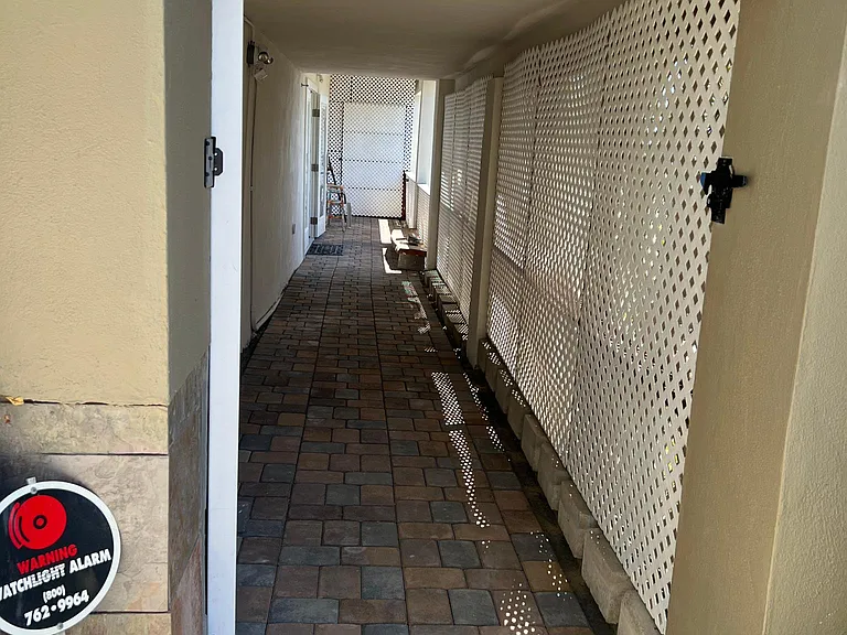 963 Emma Dr — Photo 13