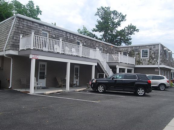 2nd image of 29 Maryland Ave #104