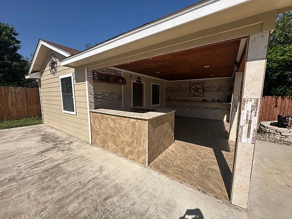 2nd image of 9038 Island View St