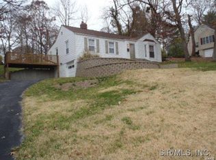 34 Windsor Dr, Belleville, IL