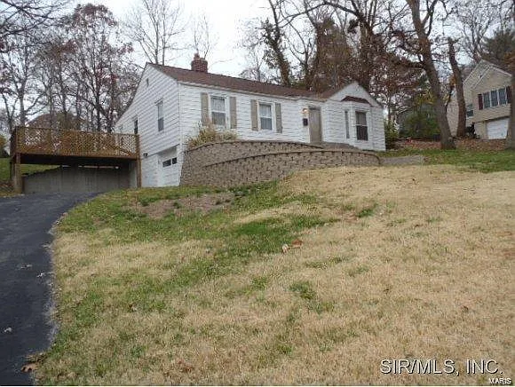 34 Windsor Dr photo 1