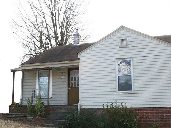 5th image of 219 W G St