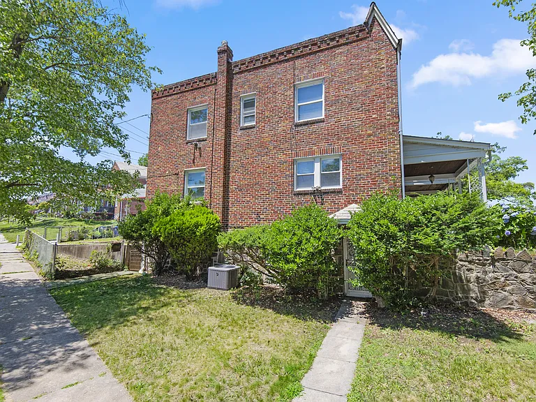 2600 N Longwood St #1 — Photo 42
