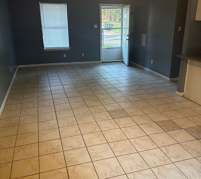 2nd image of 1813 Craft St