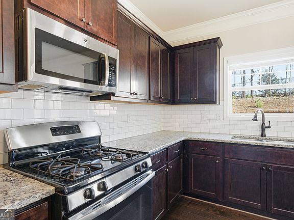 5th image of 4450 Pleasant Woods Dr