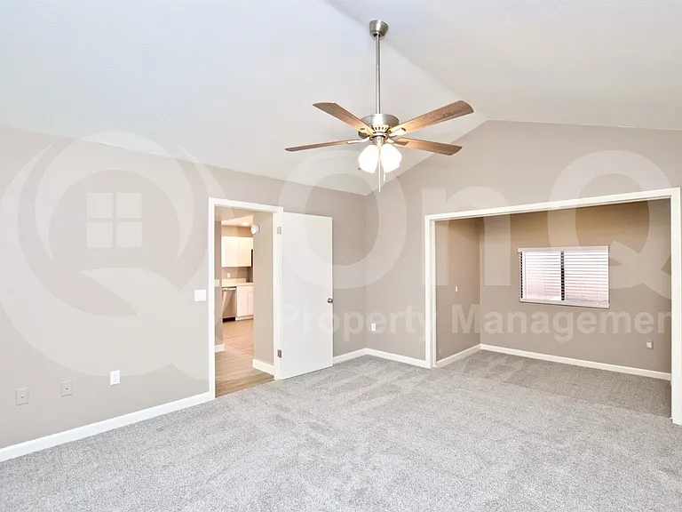 1501 E Commerce Ave — Photo 9