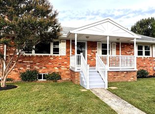 204 Ayr St NW, Leesburg, VA 20176