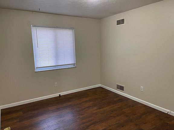 4th image of 22088 River Oaks Dr #B4