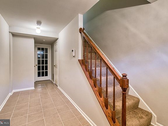 4th image of 206 Rolling Hill Ct
