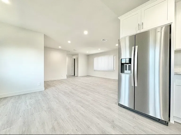 8635 Cashio St #5B — Photo 14
