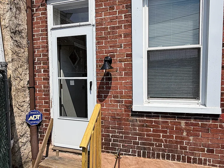 116 W Wildey St — Photo 21