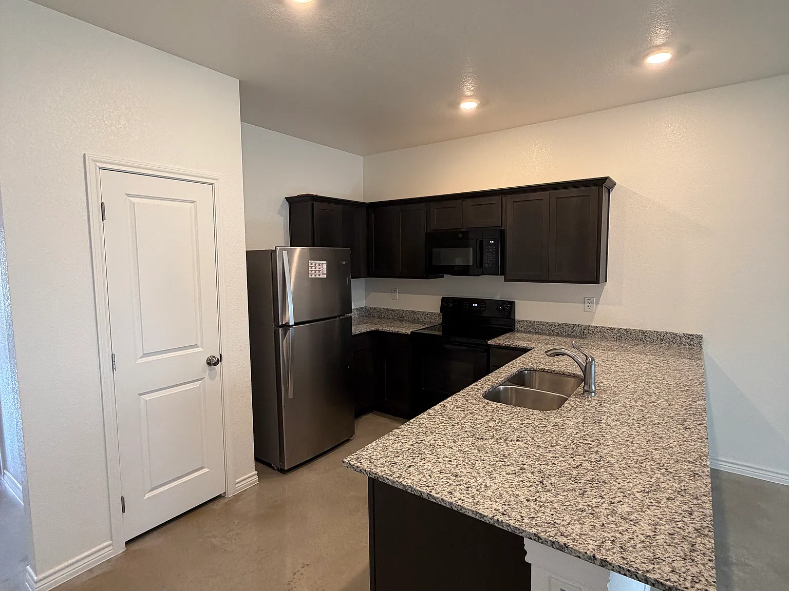 3 bed, 1174 sqft, $1,400 — Photo 4