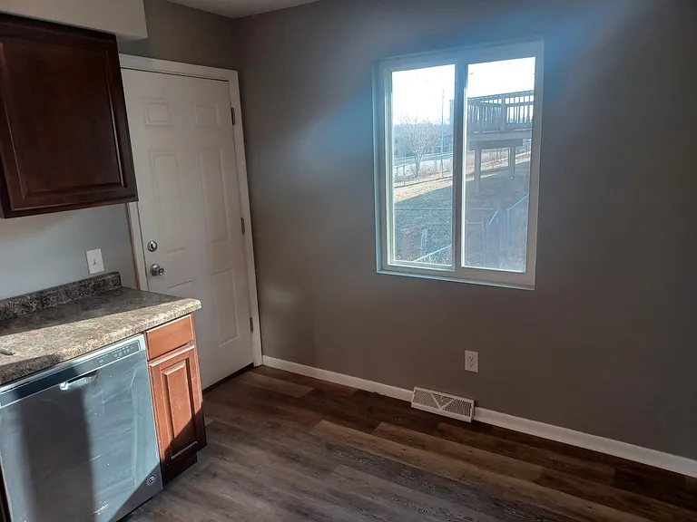 11638 Camden Ave — Photo 13
