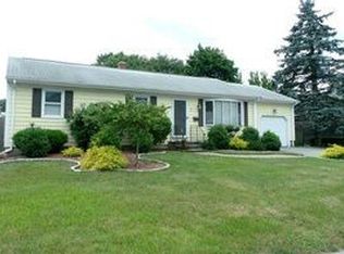 7 Beechwood Ct, Warren, RI 02885