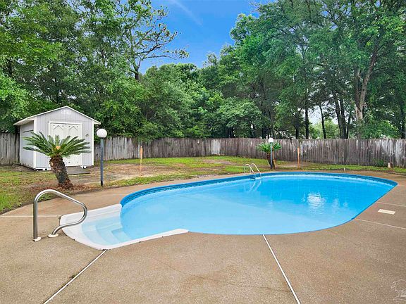 2nd image of 6723 Cedar Ridge Cir