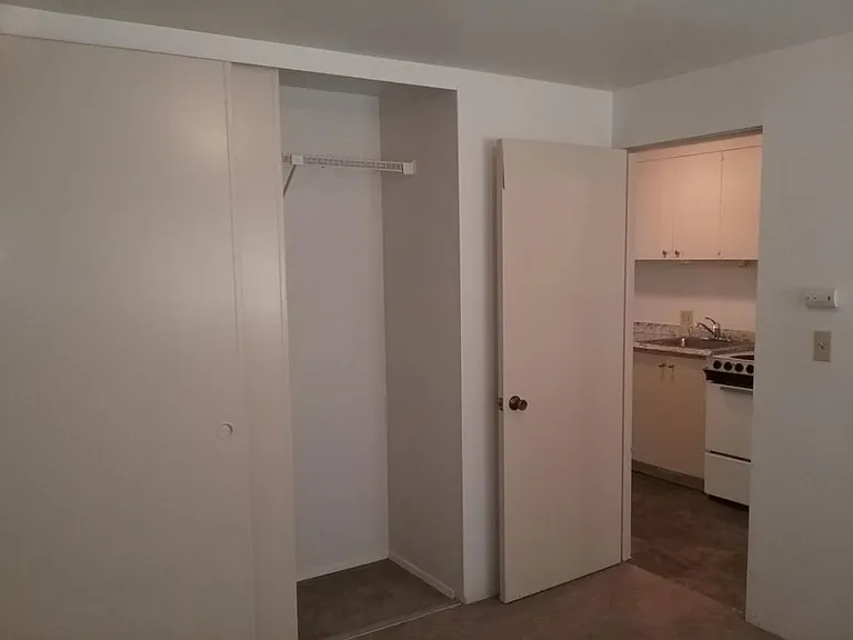 Malabar Apartments — Photo 11