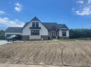 2925 Hampdon Woods, Derby, KS 67037