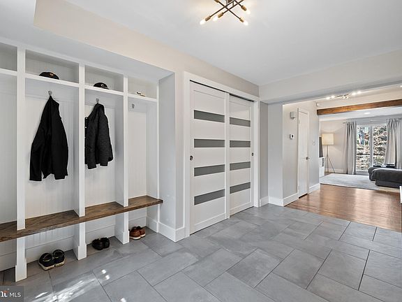 5th image of 3714 Oak Hill Way