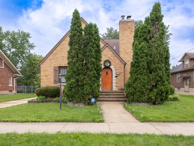 725 Augusta Ave, Elgin, IL, 60120