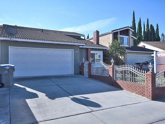 2nd image of 1721 Chesterton Cir