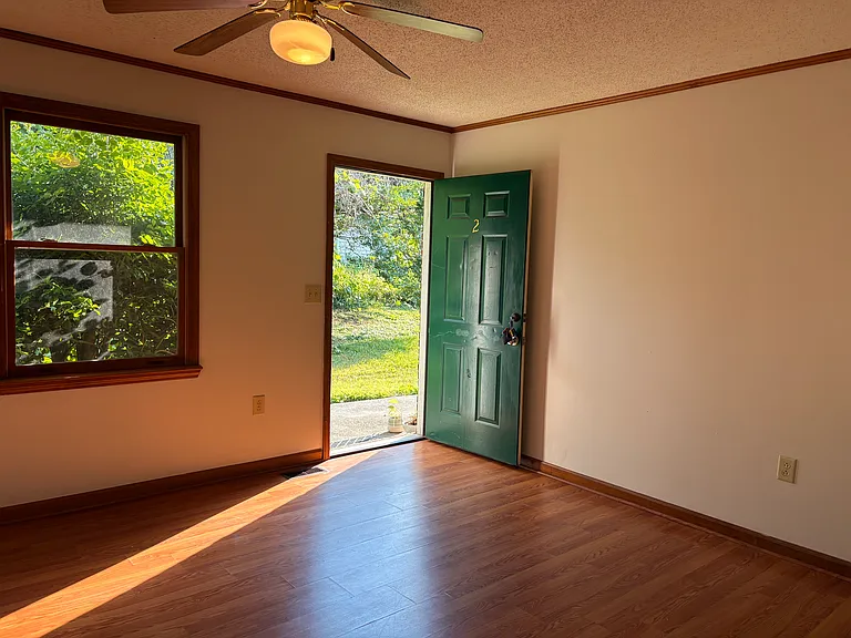 812 E Maple St #2 — Photo 8