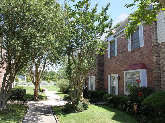 2nd image of 1322 Dulles Dr APT C