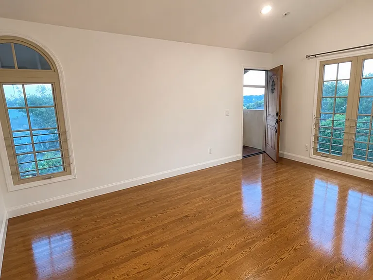 5261 La Roda Ave — Photo 7