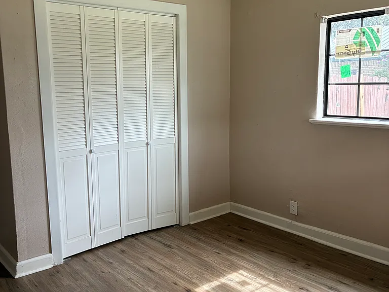 418 W Highland Blvd — Photo 4