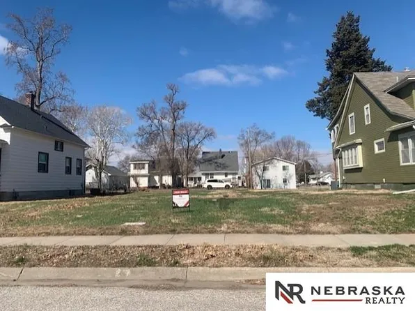 3922 N 18th St, Omaha, NE 68110