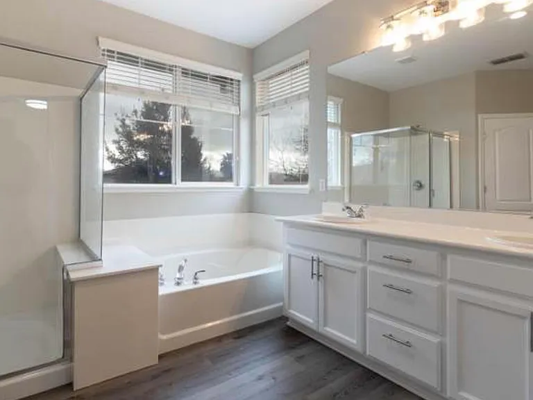 568 Engle Ct — Photo 9