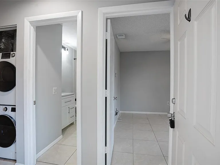 4717 Winslow Beacon #7 — Photo 5