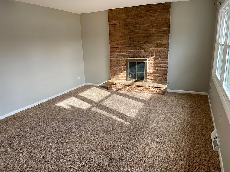 654 Hemlock Dr — Photo 5