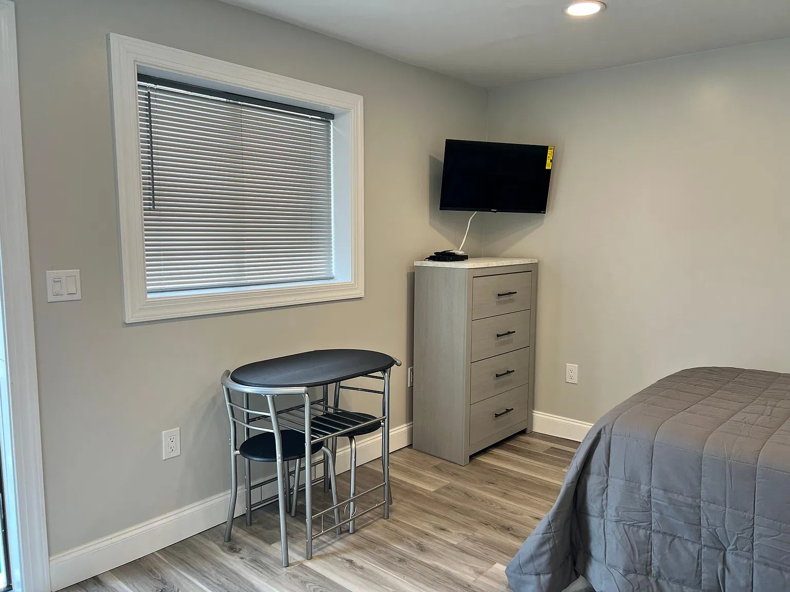 1 bed, $1,300 — Photo 3