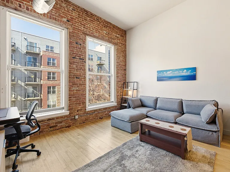 2441 N Broadway #203 — Photo 15