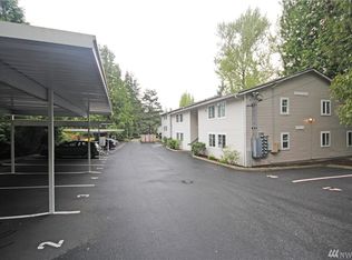 2721 NE 195th St APT 8, Lake Forest Park, WA 98155
