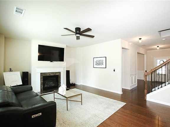 4th image of 2520 Village Place Dr