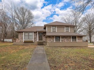 1202 W Elm St, Greenwood, MO 64034