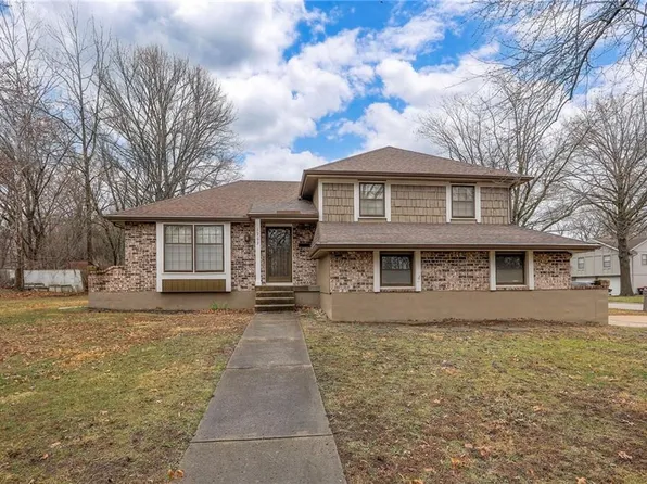 1202 W Elm St, Greenwood, MO 64034