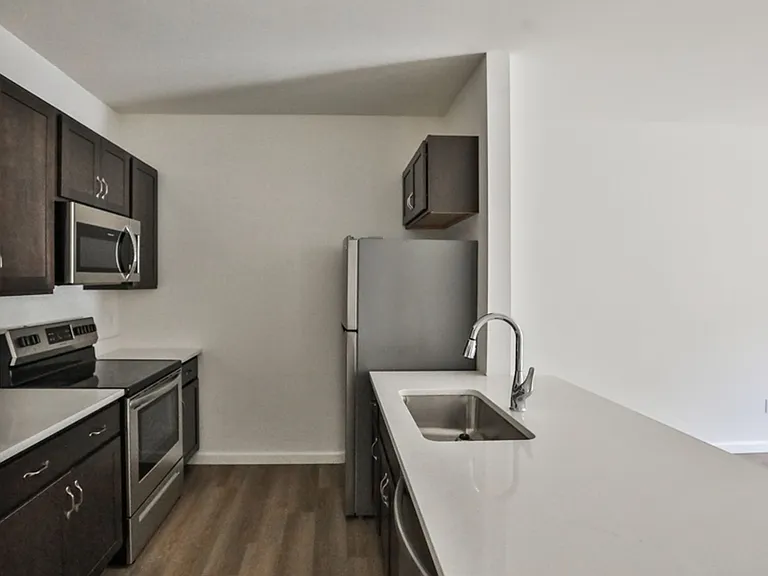 30 Pine Lane Apartments — Photo 6