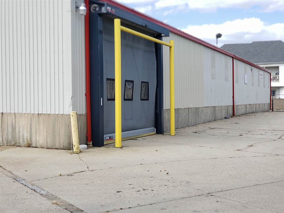 2nd image of 924 Lafayette Ave Building 2