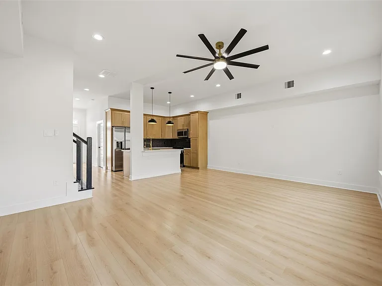 8210 Lawler St #A — Photo 8