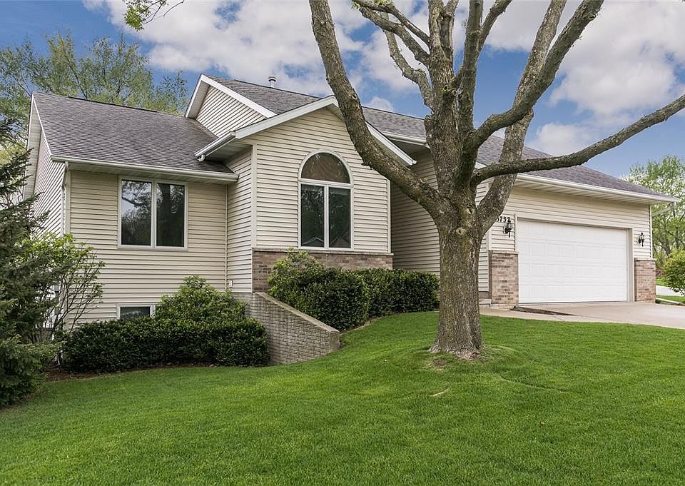 3737 Jackson Dr NW, Cedar Rapids, IA 52405 Zillow
