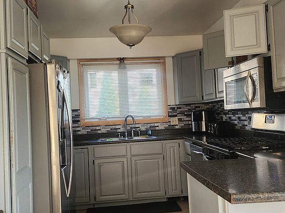 3rd image of 4303 Holyoke Dr SE