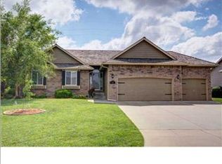 514 S Creekside Ct, Derby, KS 67037