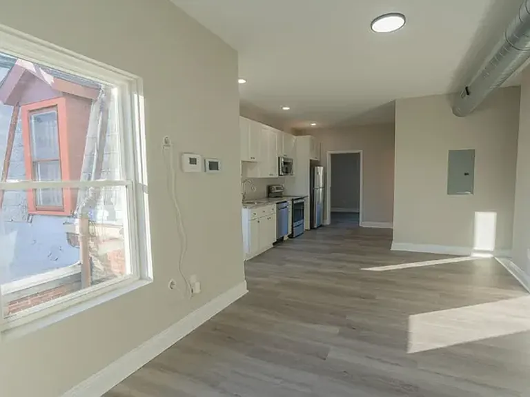 1514 W Girard Ave — Photo 2