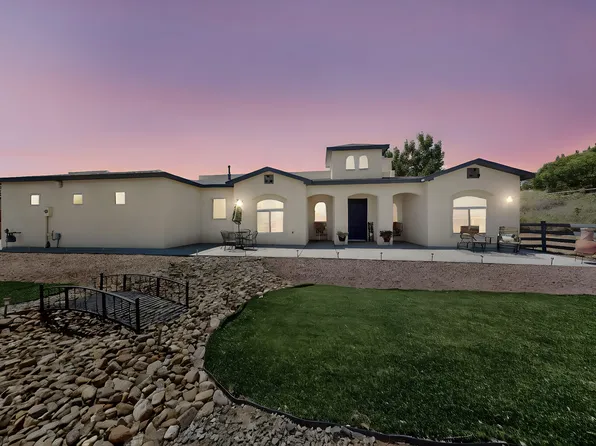 3 Del Cerro Ct, Los Lunas, NM 87031