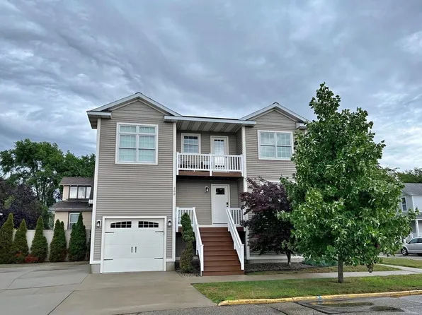 200 N 2nd St, Grand Haven, MI 49417
