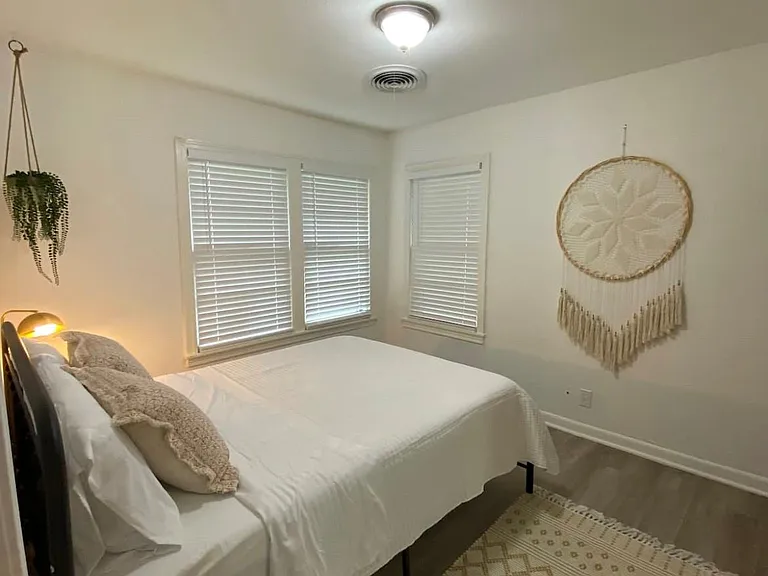 6208 Walnut Hills Dr — Photo 2