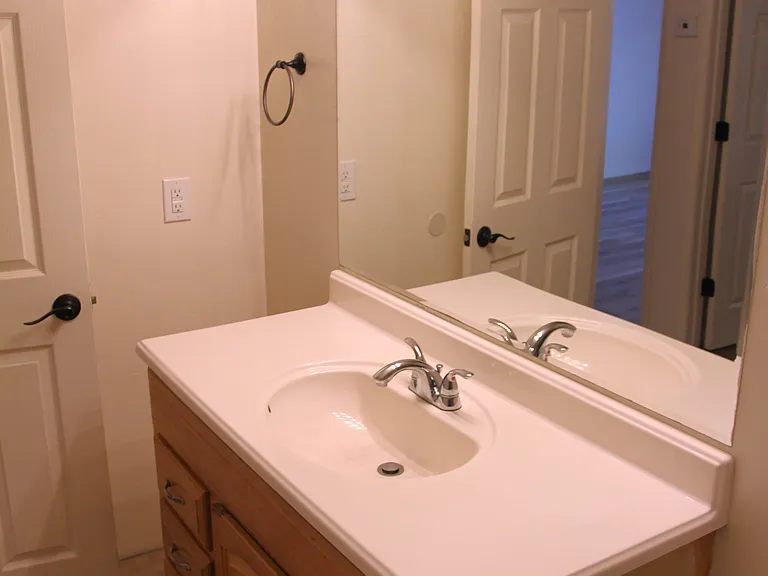 4340 E Lee St — Photo 13